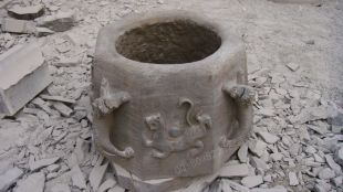 antique wellhead, stone wellhead, bluestone wellhead, antique stone wellhead - JK004