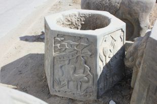 antique wellhead, stone wellhead, bluestone wellhead, antique stone wellhead - JK018
