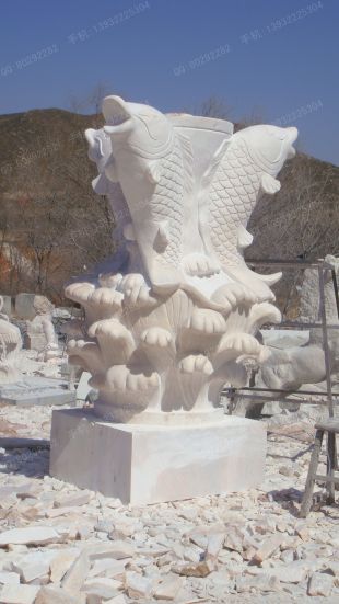 动物石雕鱼,石雕鱼雕塑,园林石雕鱼雕塑,鲤鱼雕塑,石雕喷泉鱼雕塑,曲阳石雕厂,曲阳雕塑公司 -- Y004