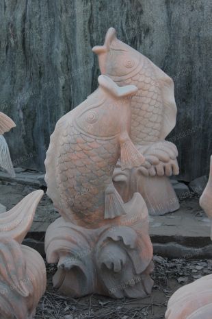 动物石雕鱼,石雕鱼雕塑,园林石雕鱼雕塑,鲤鱼雕塑,石雕喷泉鱼雕塑,曲阳石雕厂,曲阳雕塑公司 -- Y013