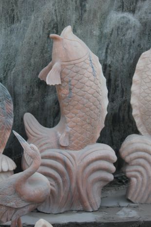 动物石雕鱼,石雕鱼雕塑,园林石雕鱼雕塑,鲤鱼雕塑,石雕喷泉鱼雕塑,曲阳石雕厂,曲阳雕塑公司 -- Y014