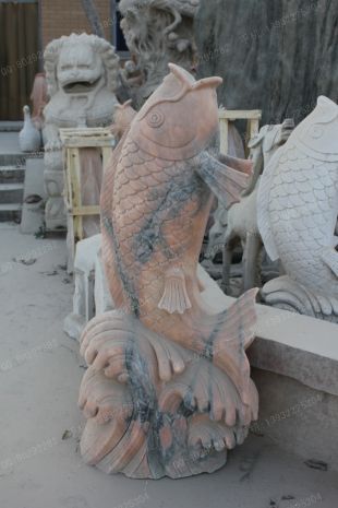 动物石雕鱼,石雕鱼雕塑,园林石雕鱼雕塑,鲤鱼雕塑,石雕喷泉鱼雕塑,曲阳石雕厂,曲阳雕塑公司 -- Y016