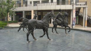 铜雕马,铸铜马,铜马城市雕塑,铜雕城市雕塑,马踏飞燕马雕塑,铸铜雕塑厂,铸铜雕塑,铸铜工艺厂,铸铜雕塑厂家 - TD028